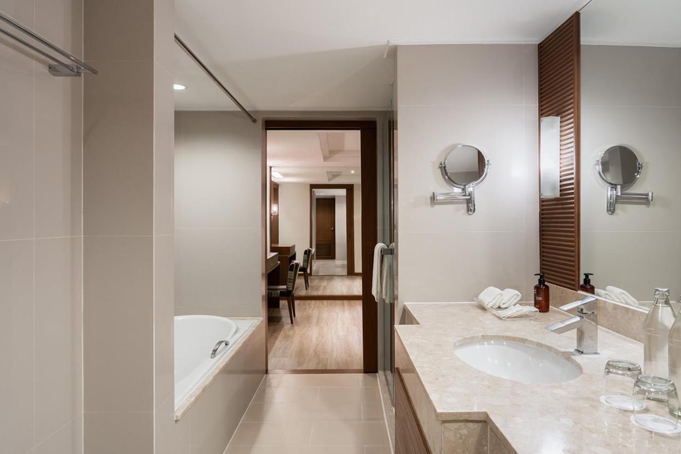 Dusit Princess Srinakarin होटल 4*